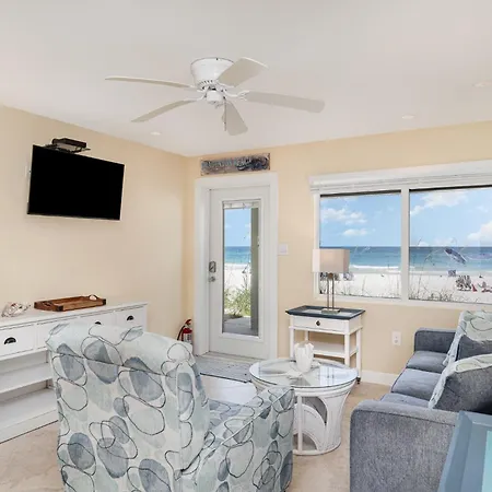 Beach Front Villa - Right On The Beach!